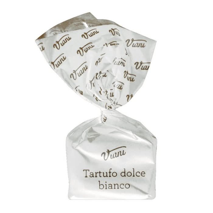 Tartufi aus weißer Schokolade mit Haselnüssen -
