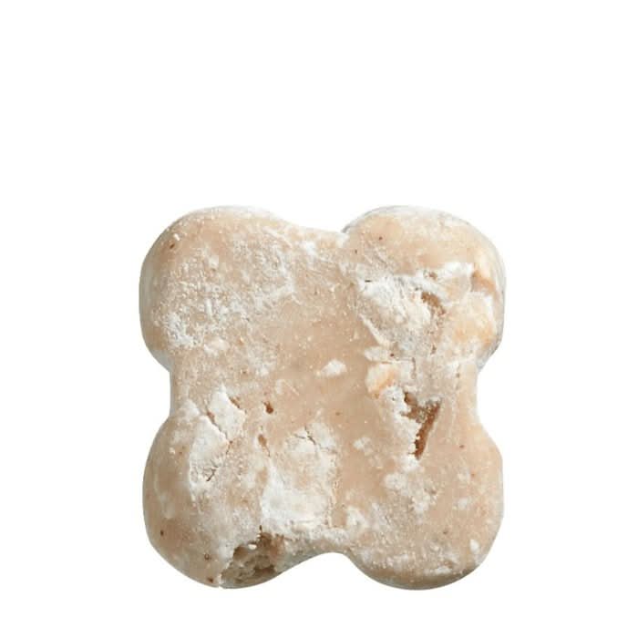 Tartufi aus weißer Schokolade mit Haselnüssen -